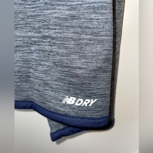 New Balance Woman’s Athletics Half Zip Sweatshirt (S) - Picture 6 of 11